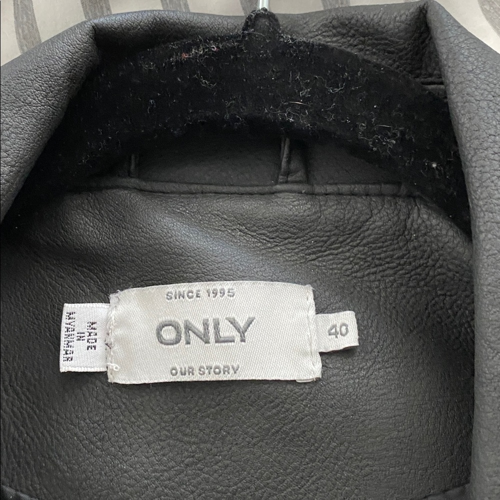 Only Black Textured Jacket - Picture 2 of 3